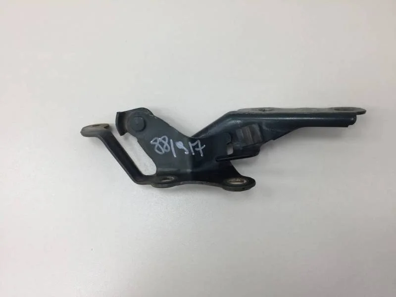 Петля капота правая Toyota Corolla E120 2001-2007