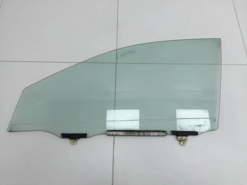 Стекло двери передней левой Toyota Corolla E120 2001-2007