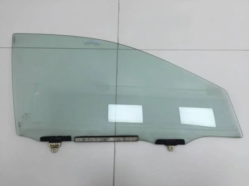 Стекло двери передней правой Toyota Corolla E120 2001-2007
