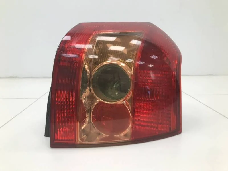 Фонарь задний правый Toyota Corolla E120 2001-2007