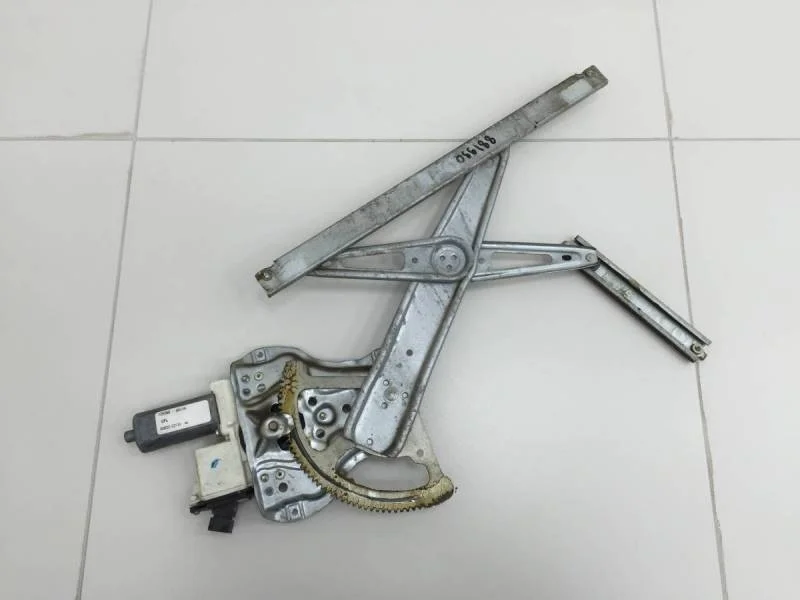 Стеклоподъемник электр. передний левый Toyota Corolla E120 2001-2007