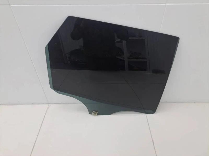 Стекло двери задней правой Mazda CX-7 (ER) 2006-2012