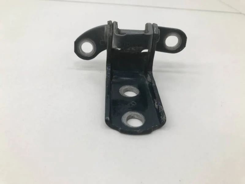 Петля двери задней правой нижняя Toyota Corolla E120 2001-2007