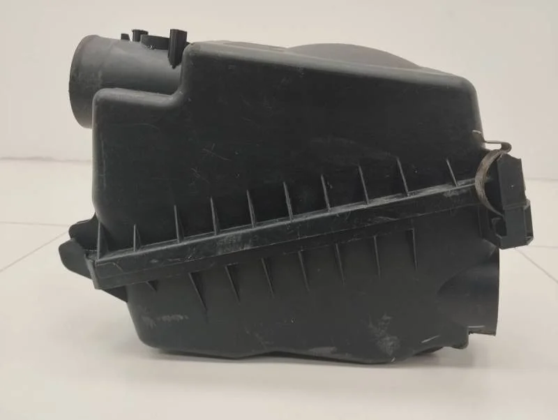 Корпус воздушного фильтра Toyota Corolla E120 2001-2007