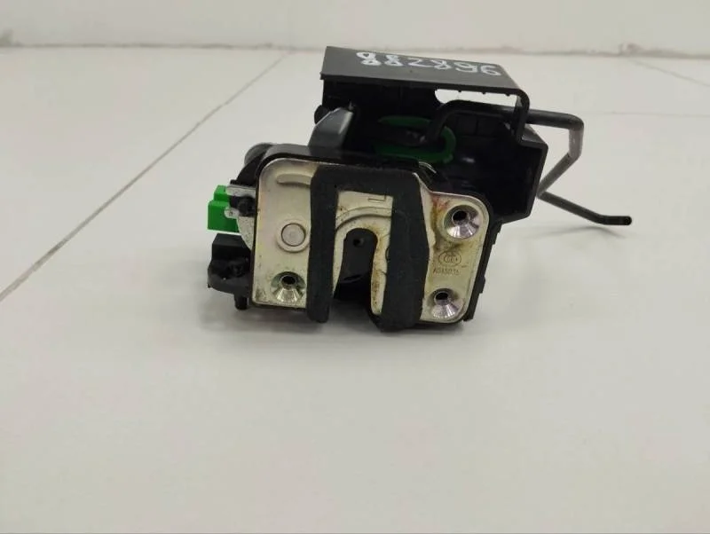 Замок двери задней левой Hyundai Solaris 2010-2017