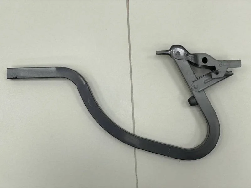 Петля крышки багажника Hyundai Solaris 2010-2017