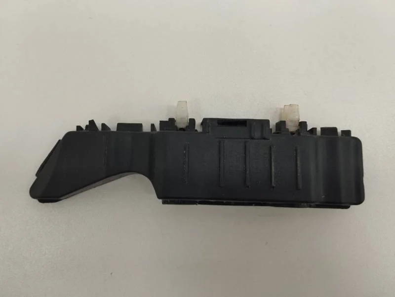 Кронштейн переднего бампера правый Hyundai Solaris 2010-2017