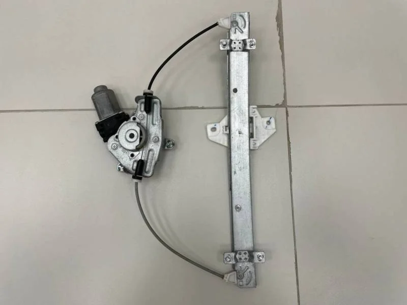 Стеклоподъемник электр. задний правый Hyundai Solaris 2010-2017