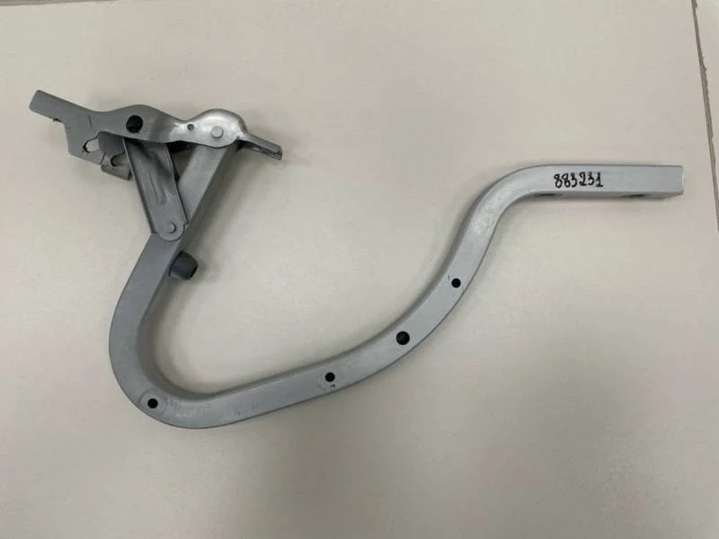 Петля крышки багажника Hyundai Solaris 2010-2017