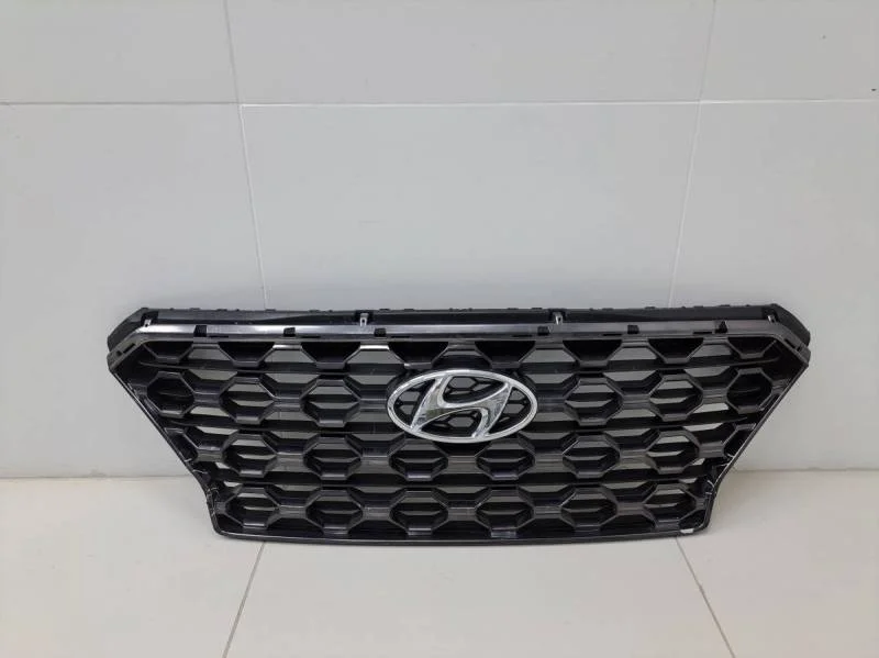 Решетка радиатора Hyundai Santa Fe (TM) 2018>