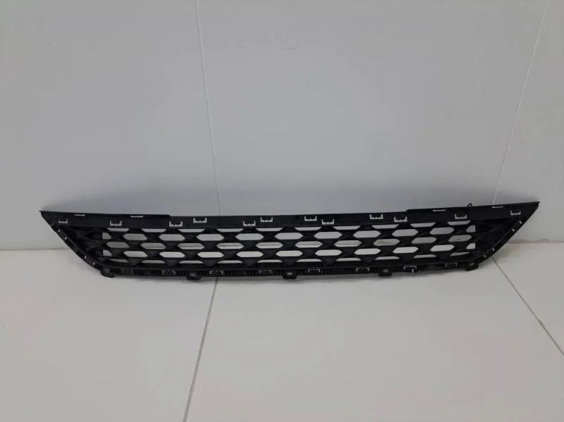 Решетка в бампер центральная Hyundai Tucson (TL) 2015>