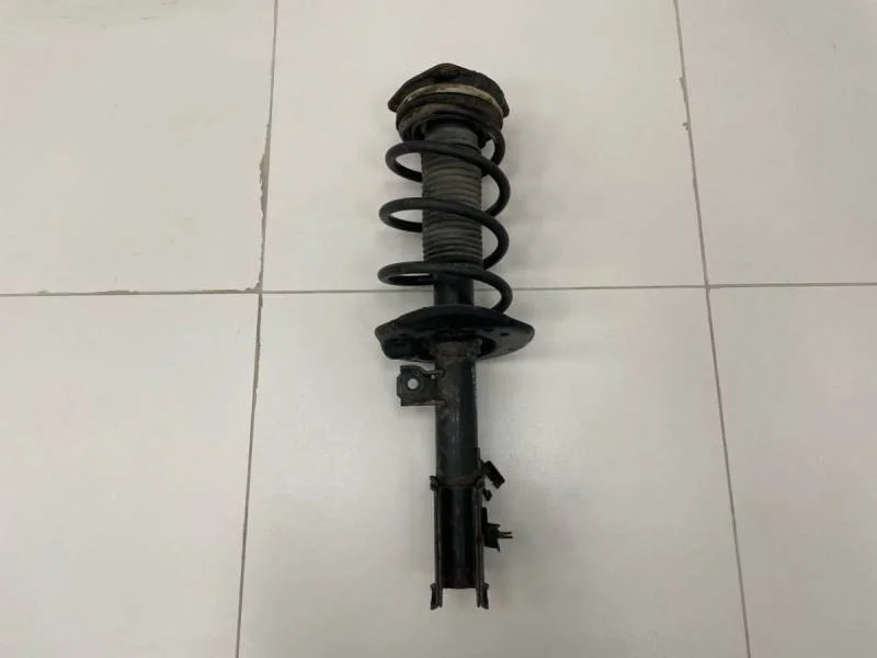 Амортизатор передний правый Nissan Qashqai (J10) 2006-2013