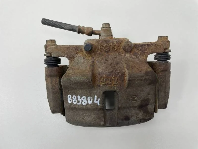 Суппорт передний правый Nissan Qashqai (J10) 2006-2013