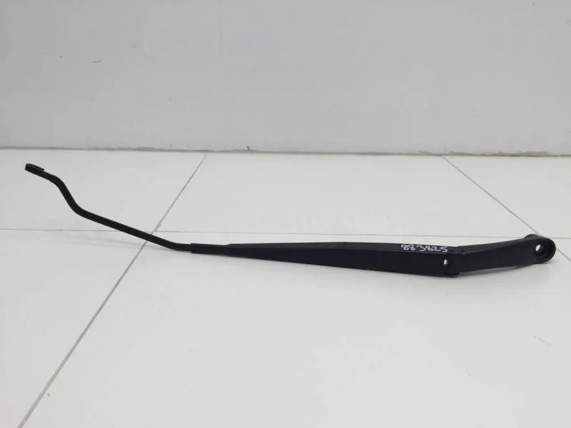 Поводок стеклоочистителя передний правый Hyundai Solaris 2010-2017