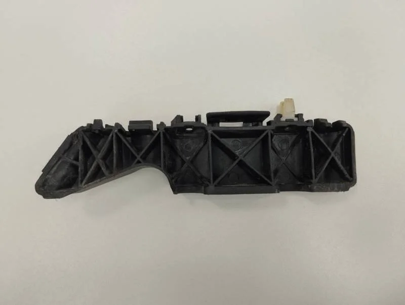 Кронштейн переднего бампера левый Hyundai Solaris 2010-2017