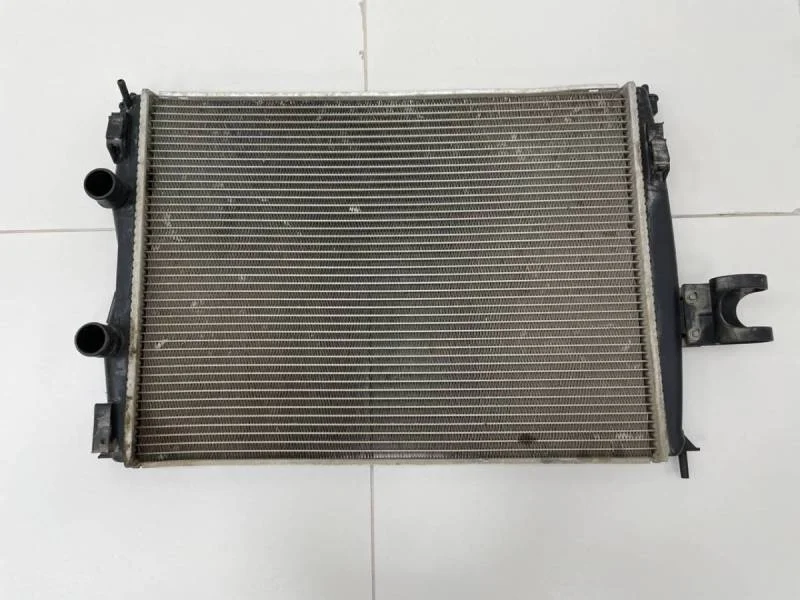 Радиатор охлаждения двигателя Nissan Qashqai (J10) 2006-2013