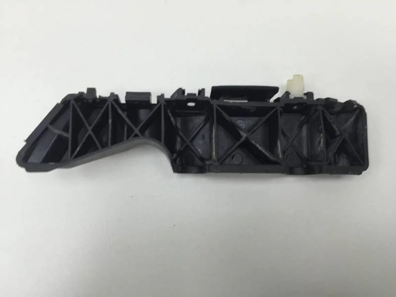 Кронштейн переднего бампера левый Hyundai Solaris 2010-2017