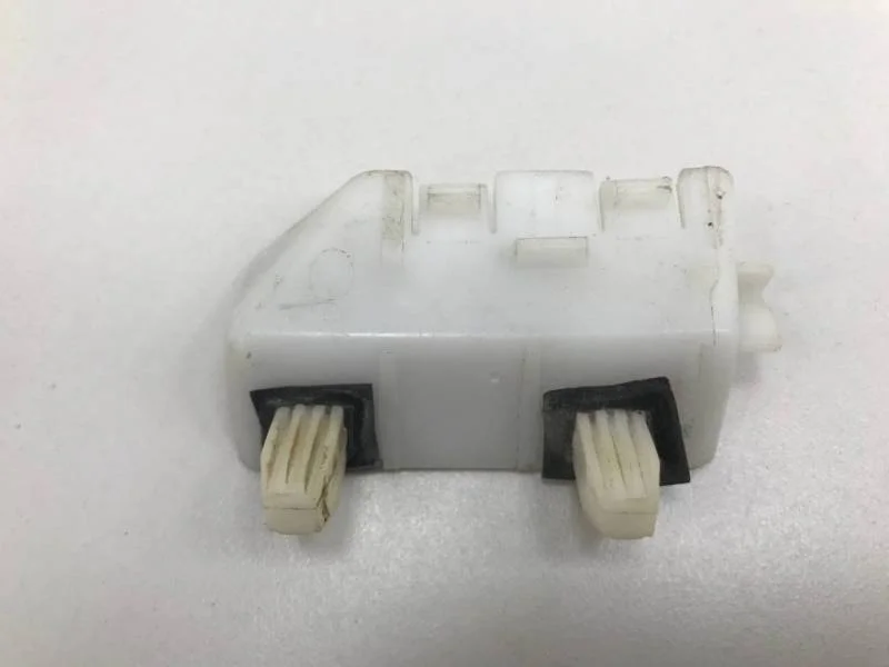 Кронштейн заднего бампера правый Nissan Qashqai (J10) 2006-2013