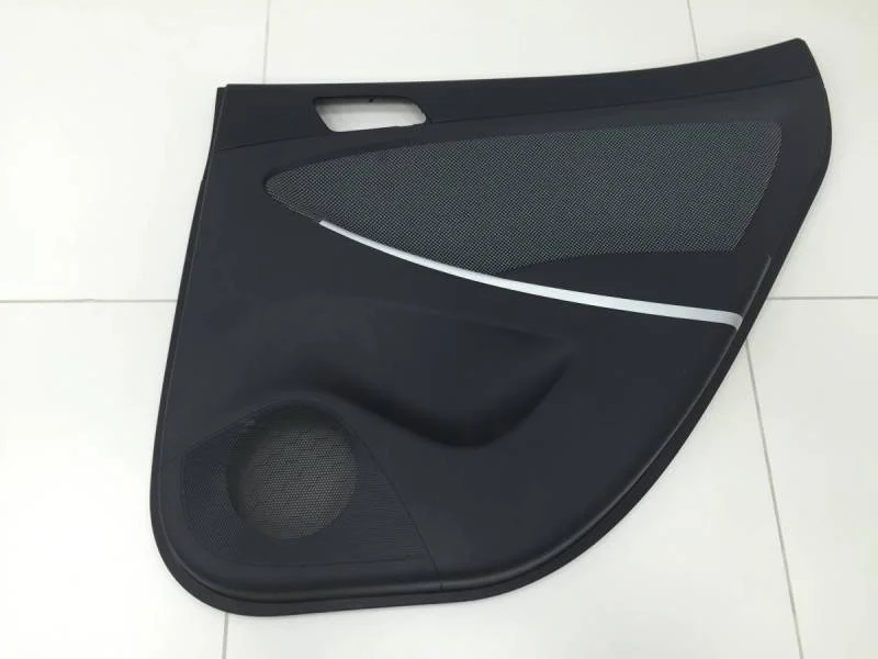 Обшивка двери задней правой Hyundai Solaris 2010-2017