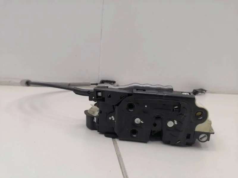 Замок двери задней левой Volkswagen Polo (Sed RUS) 2011>