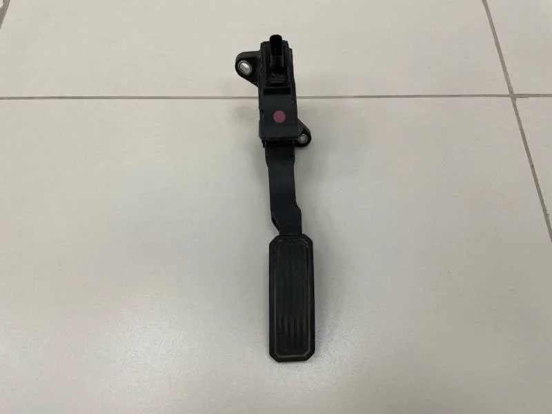 Педаль газа Toyota Corolla E150 2006-2013