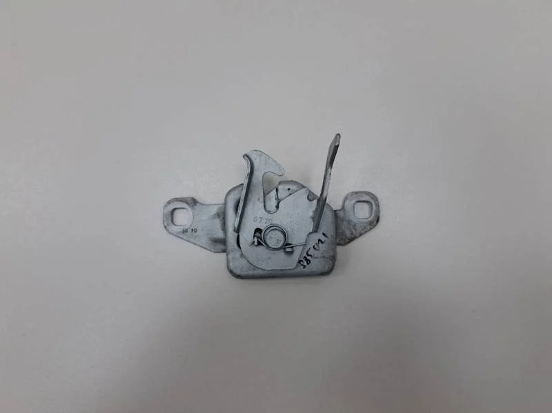 Замок капота Lada Largus 2012>