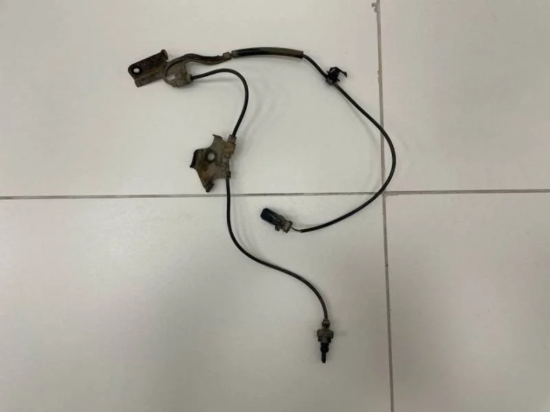 Датчик ABS передний левый Toyota Corolla E150 2006-2013