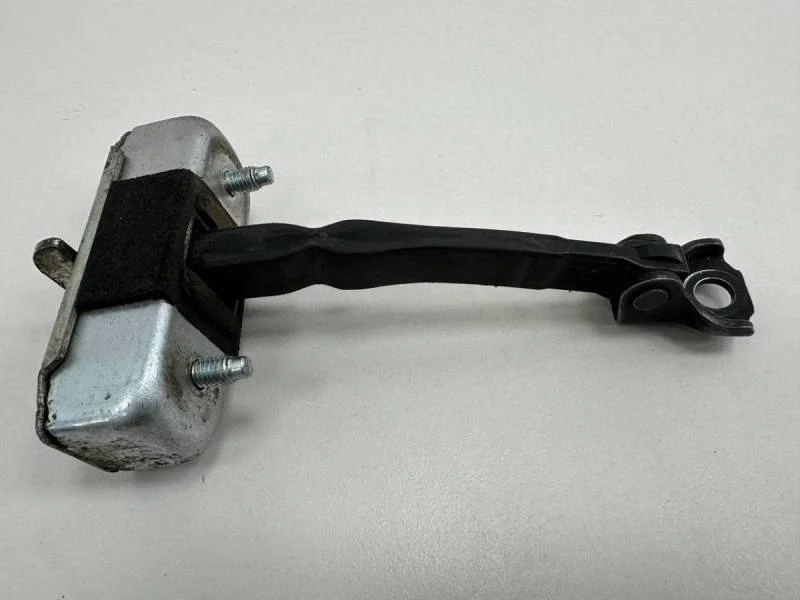 Ограничитель двери Toyota Corolla E150 2006-2013