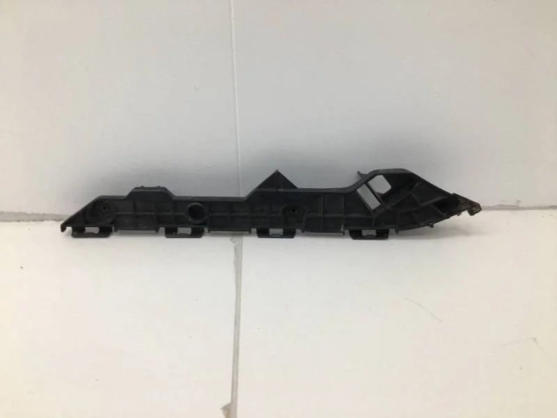 Кронштейн заднего бампера левый Toyota Corolla E150 2006-2013