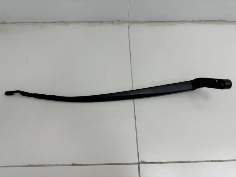 Поводок стеклоочистителя передний правый Toyota Corolla E150 2006-2013