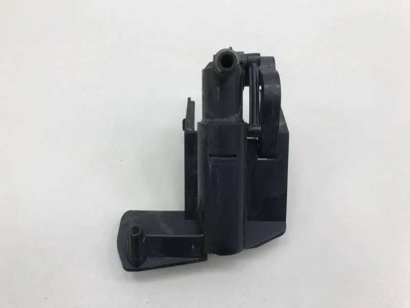 Форсунка омывателя фары Toyota Corolla E150 2006-2013