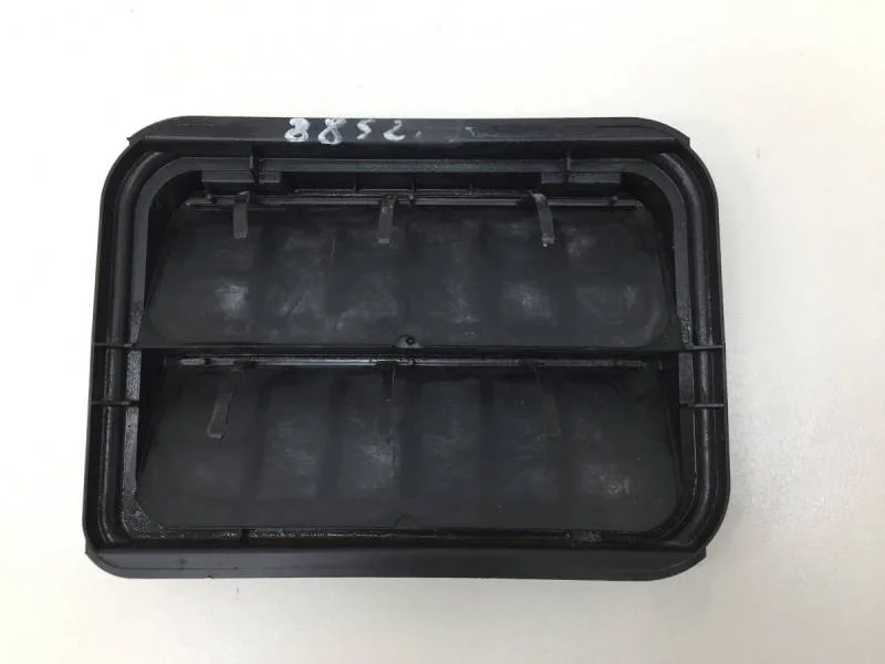 Решетка вентиляционная Lada Largus 2012>