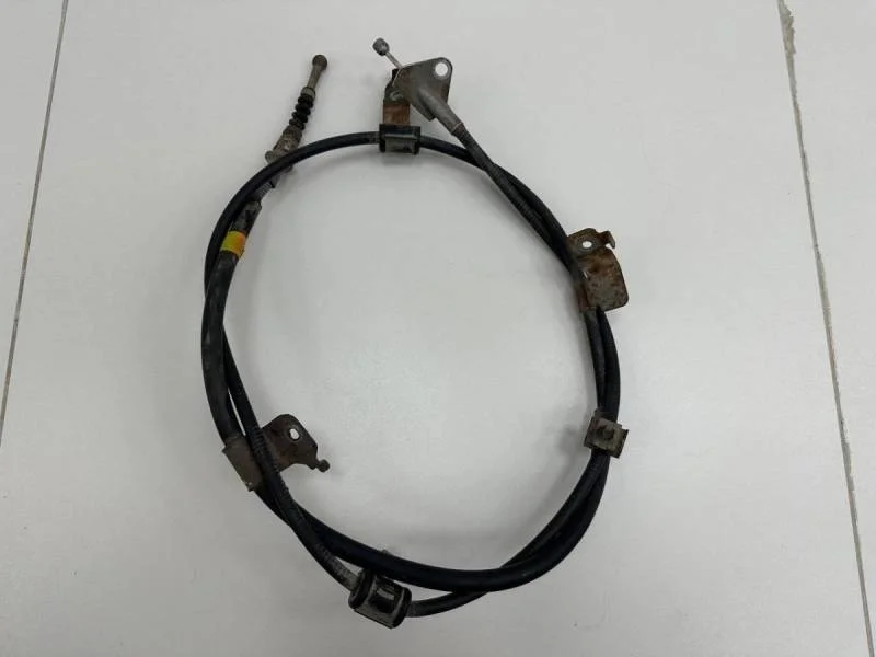 Трос стояночного тормоза правый Toyota Corolla E150 2006-2013