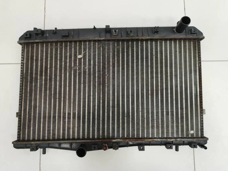 Радиатор охлаждения двигателя Chevrolet Lacetti (J200) 2003-2013