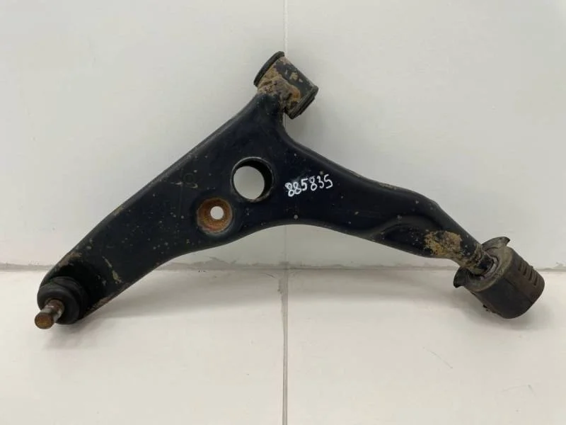 Рычаг передний левый Mitsubishi Carisma (DA) 1995-2004