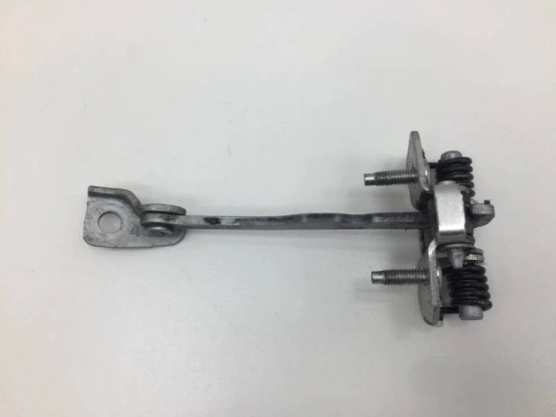 Ограничитель двери Renault Sandero 2014>