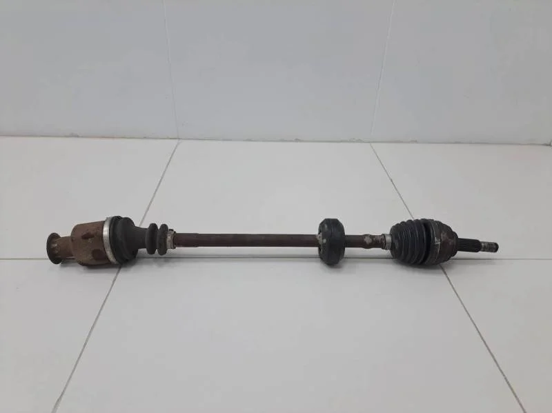 Полуось передняя правая Renault Sandero 2014>