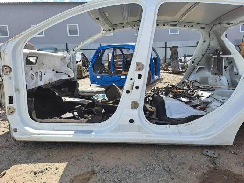 Порог со стойкой левый Renault Sandero 2014>