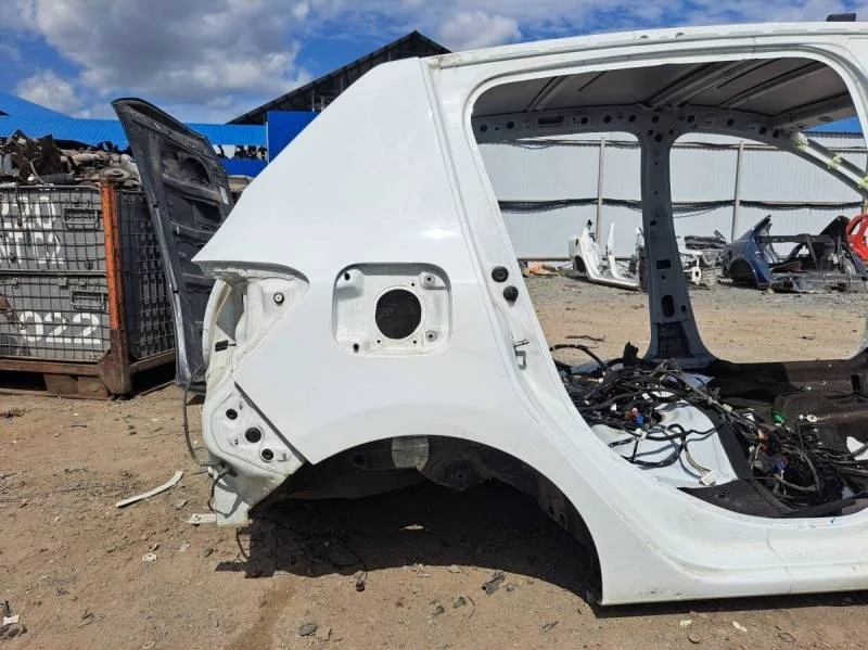 Крыло заднее правое Renault Sandero 2014>