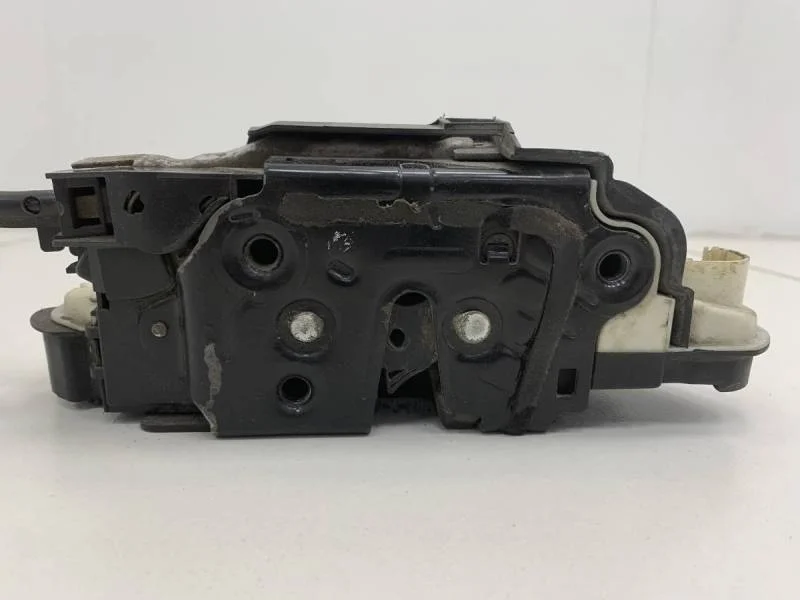 Замок двери передней левой Volkswagen Polo (Sed RUS) 2011>