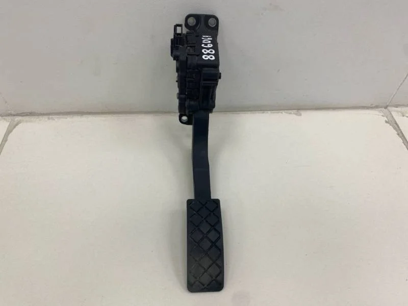 Педаль газа Volkswagen Polo (Sed RUS) 2011>