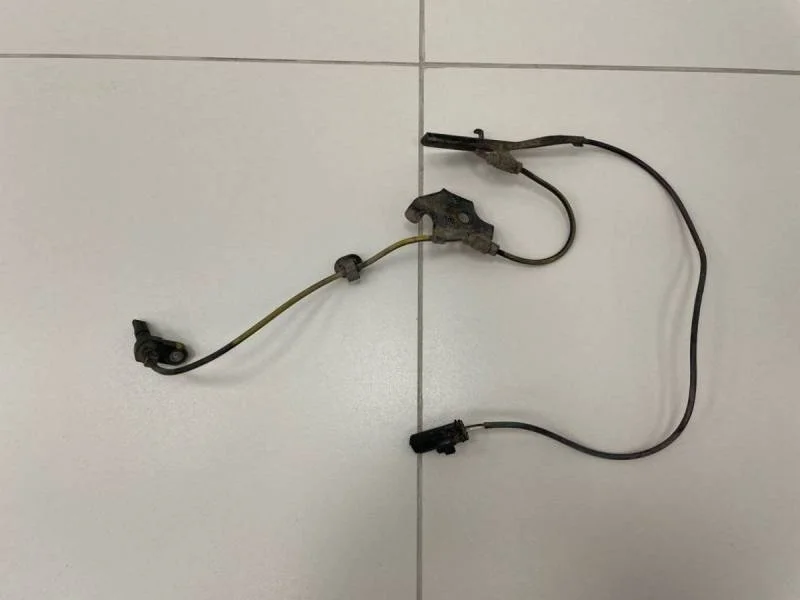 Датчик ABS передний правый Toyota Corolla E150 2006-2013