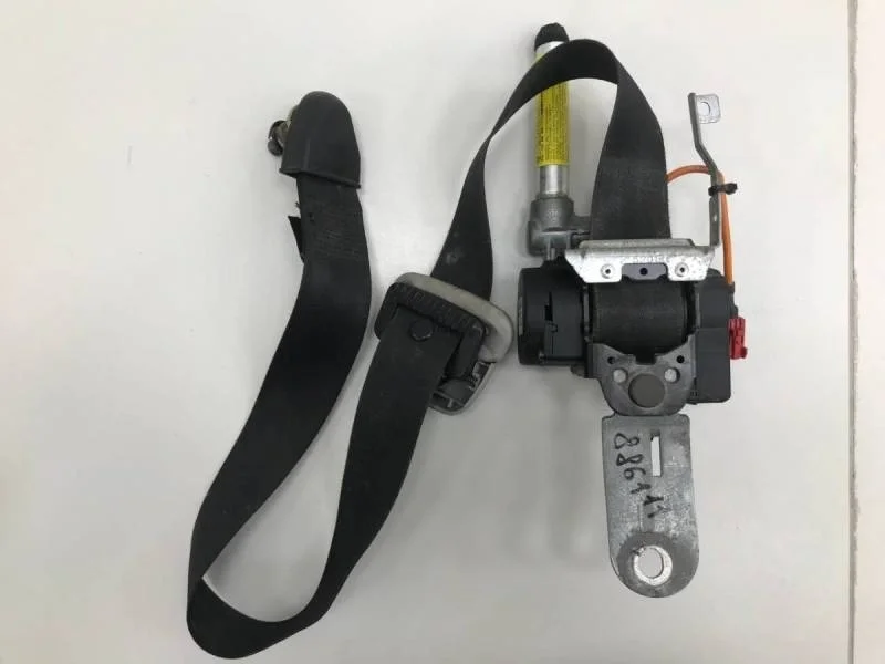 Ремень безопасности с пиропатроном Mitsubishi Carisma (DA) 1995-2004