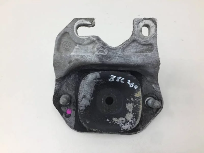 Кронштейн опоры КПП Renault Sandero 2014>