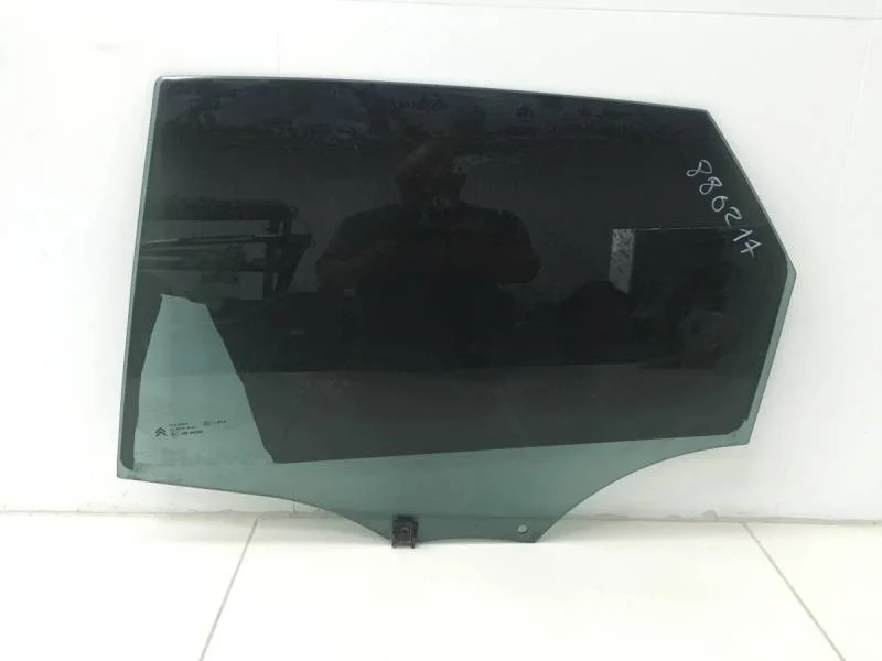 Стекло двери задней левой Citroen C4 2011>