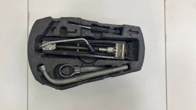 Ящик для инструментов Volkswagen Polo (Sed RUS) 2011>