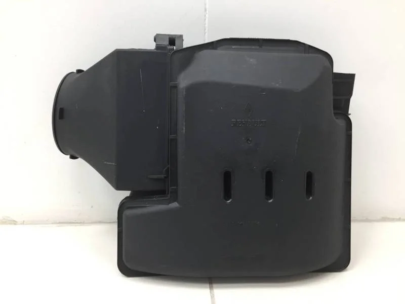 Корпус воздушного фильтра Renault Sandero 2014>