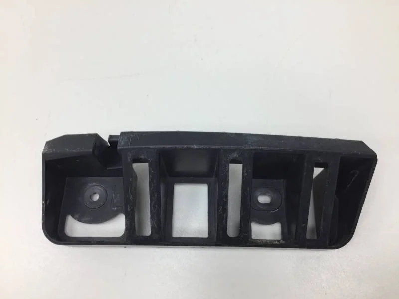 Кронштейн заднего бампера левый Skoda Rapid 2012-2020