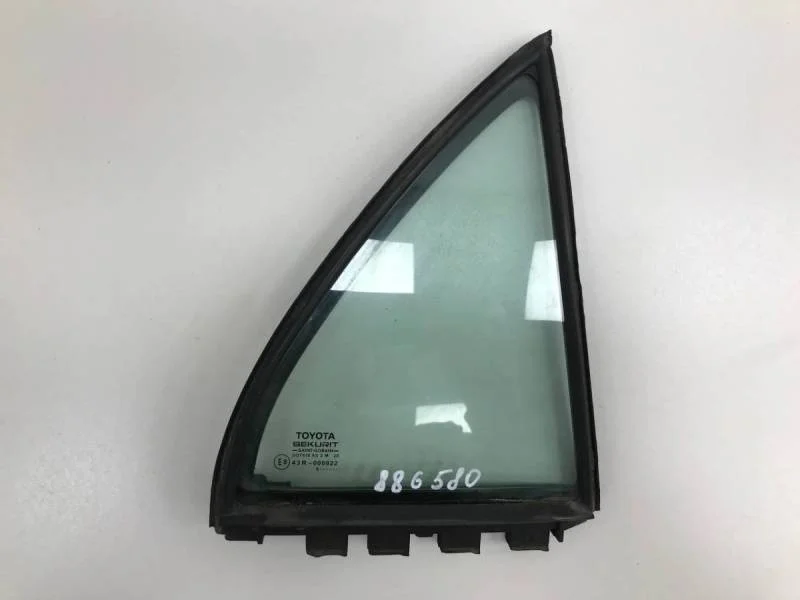 Стекло двери задней правой (форточка) Toyota Corolla E120 2001-2007
