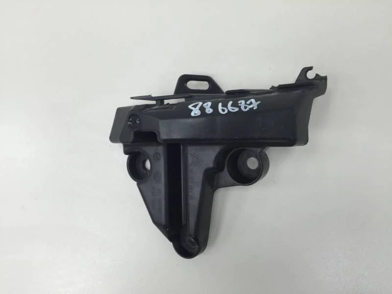 Кронштейн заднего бампера правый Citroen C4 2011>